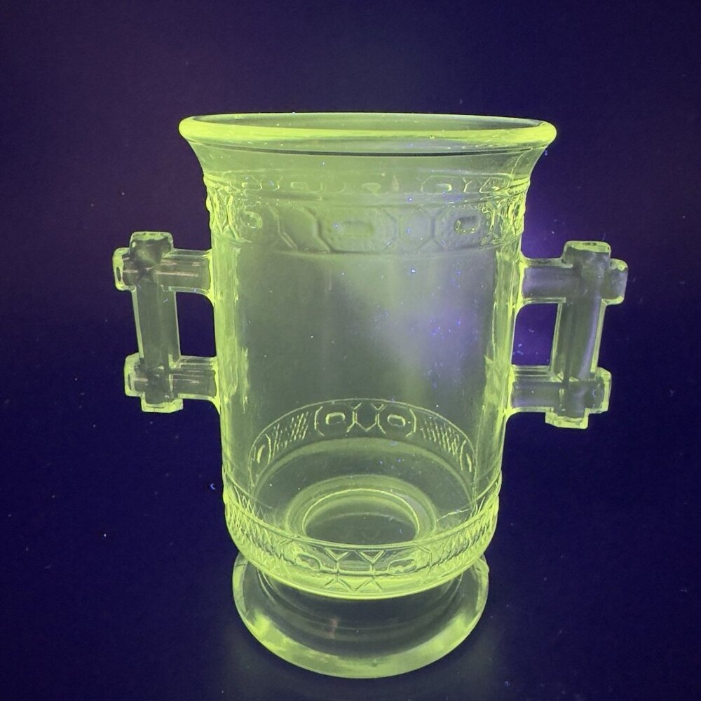 EAPG‎ DOYLE AND CO TWO BAND Clear Vase Utensil Holder Manganese 365nm Green Glow